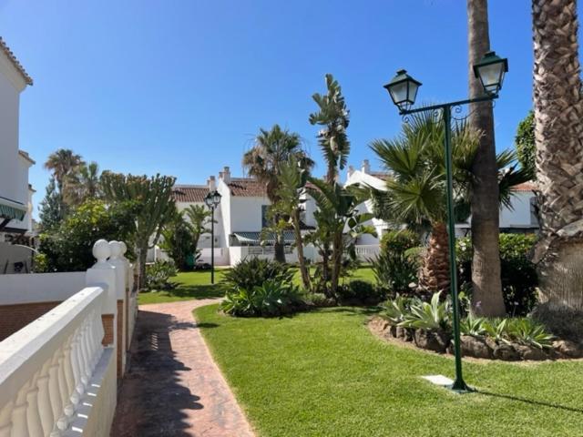 Malaga Chalet En Guadalmar Villa Exterior photo
